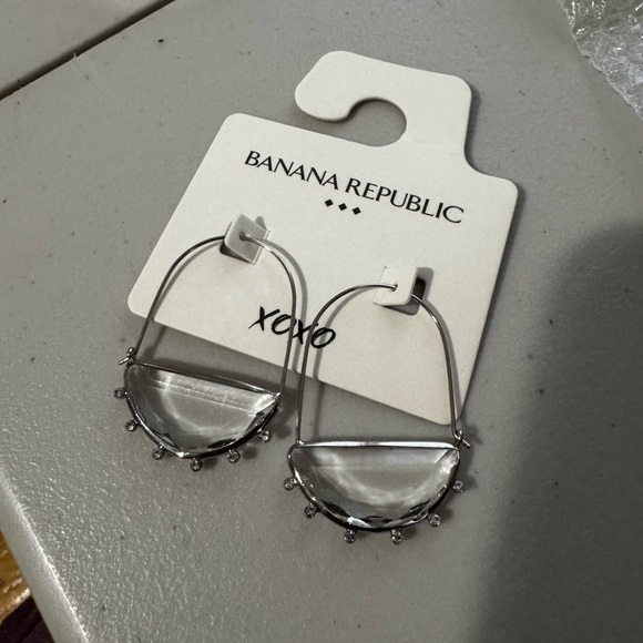 Chic Silver Hoop Earrings - Picture 3 of 3